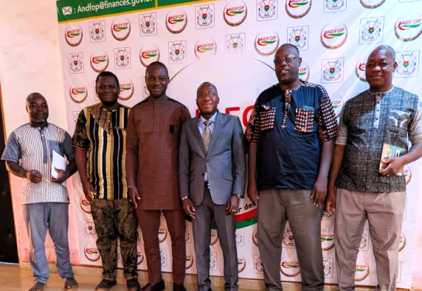 photo de famille.png 3vf (FILEminimizer)